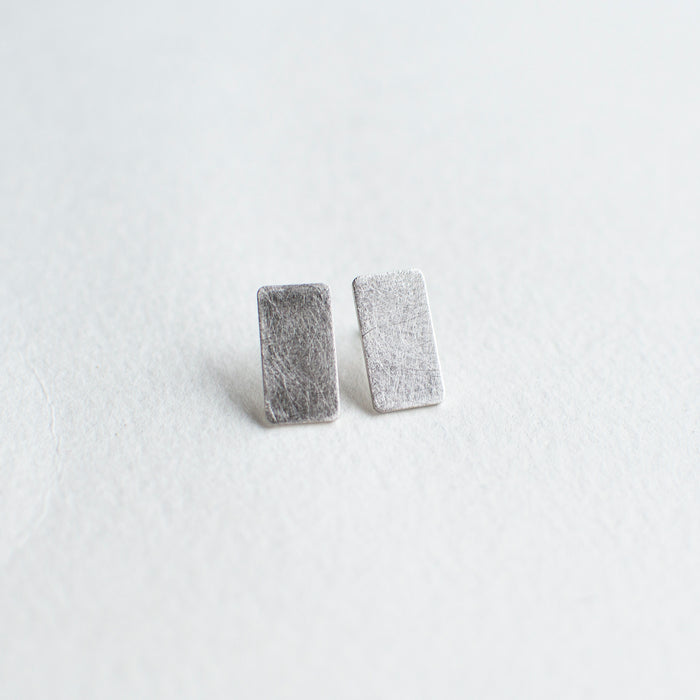 TRISK rectangle studs