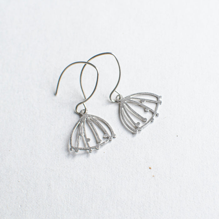FLORA Dille earhooks - last pieces!