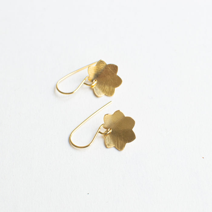 Milla - vrouwenmantel - earhooks petites