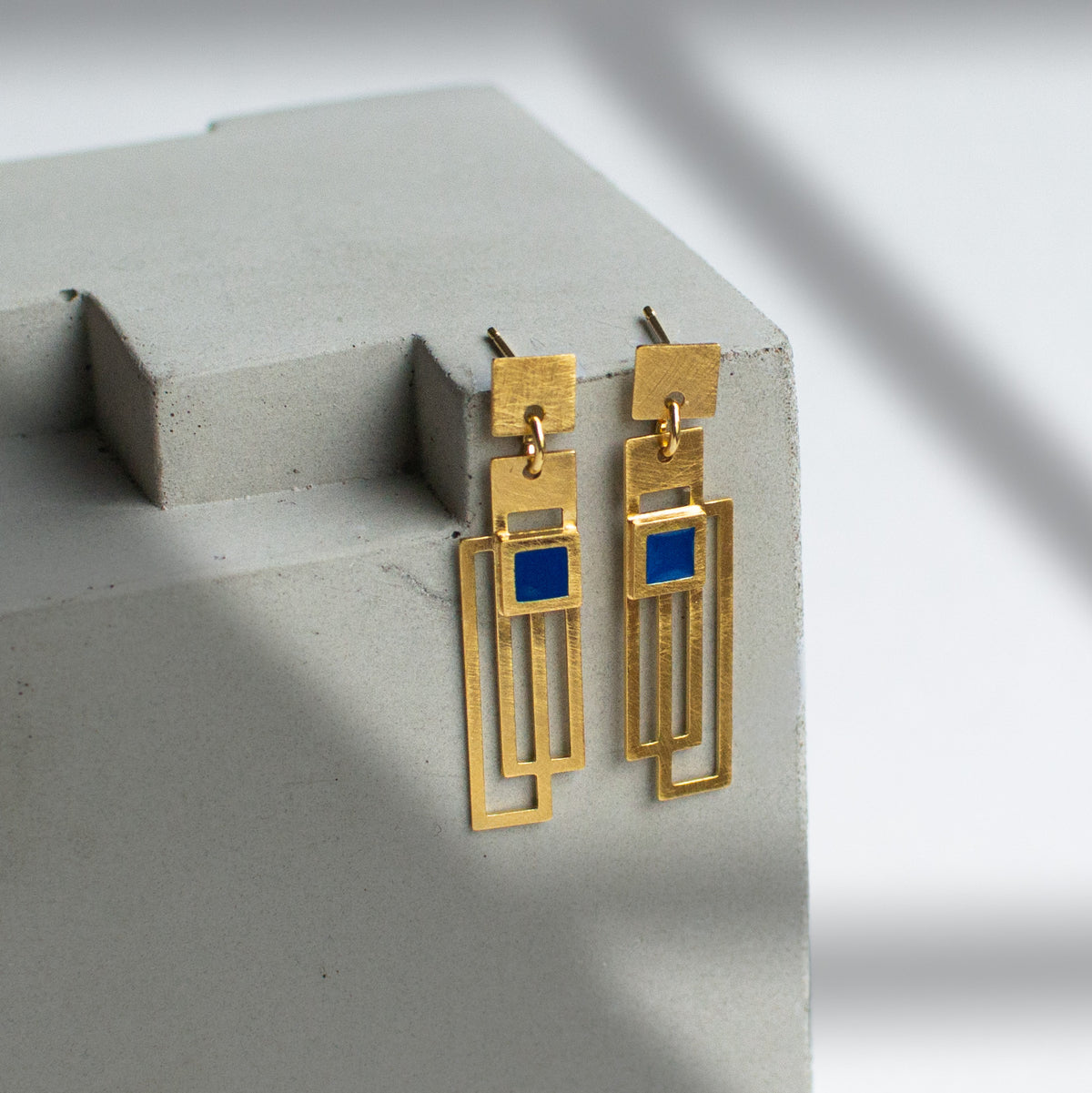 The Tiles - Jules - long dynamic earstuds– fleurfatale