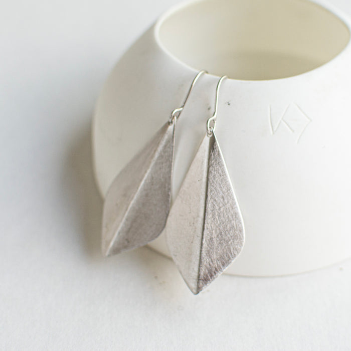 Frida - Big Scarabee - Folded earhooks