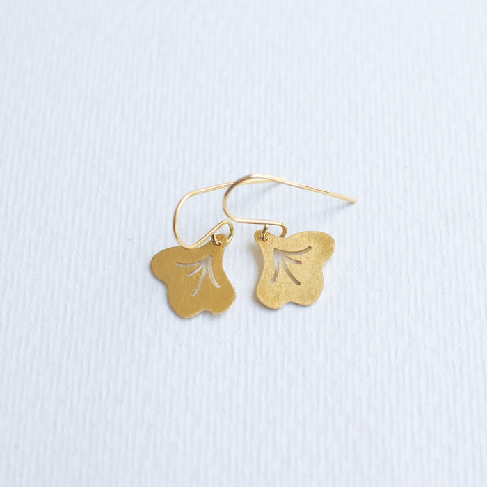 SALE26 - FLORA - Malva earhooks