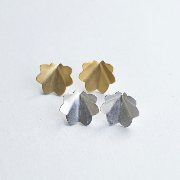 Milla - vrouwenmantel - earstuds medium