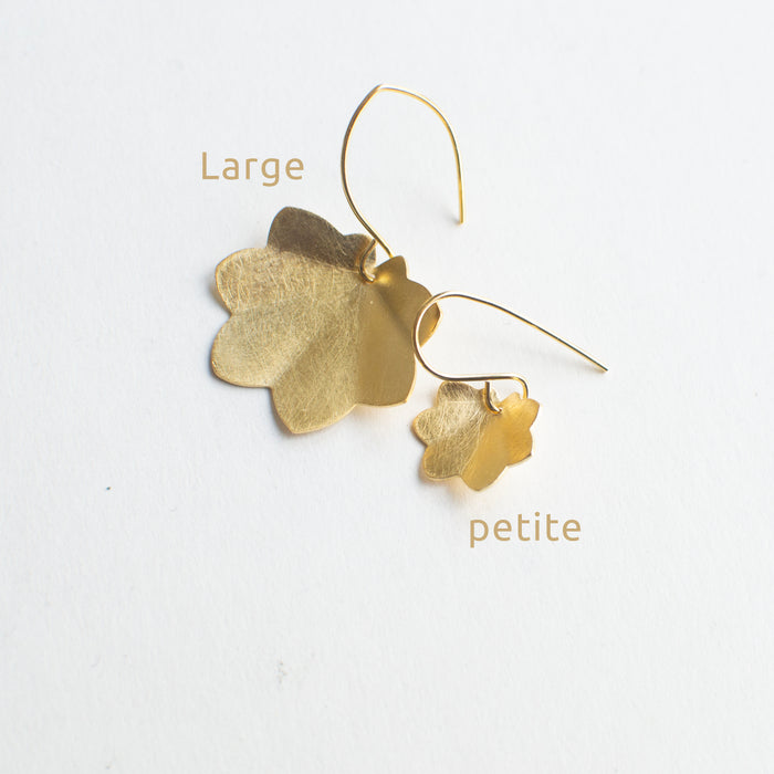 Milla - vrouwenmantel - earhooks petites