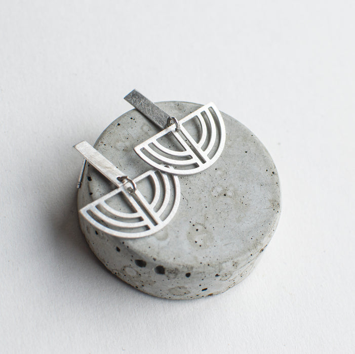 SALE26 - Interbelle earstuds met pendant