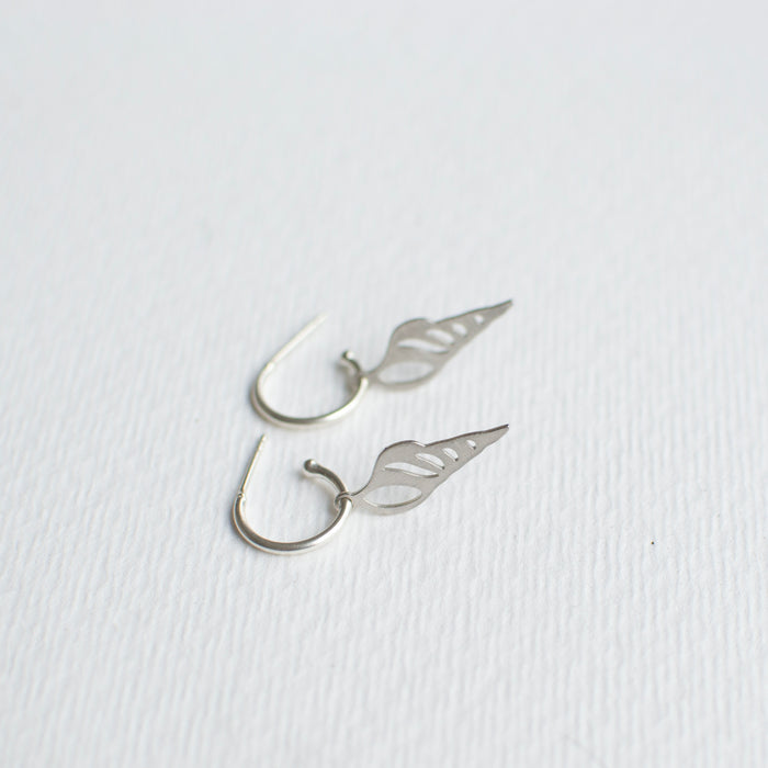 SALE26 - SEA ME - Spiral shell small earhoops