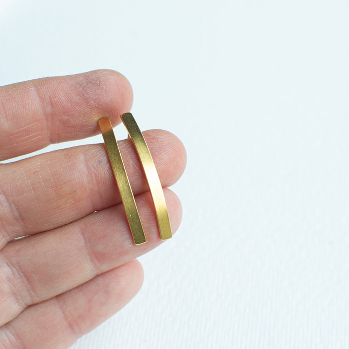 SALE26 - Happy Things - Trisk curved earstuds