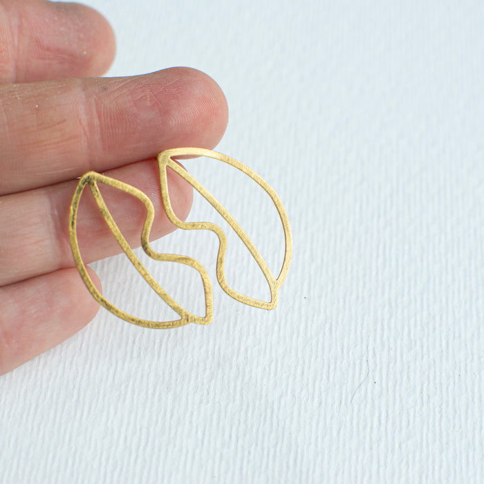 SALE 26 - GUSTA - Lips small earstuds