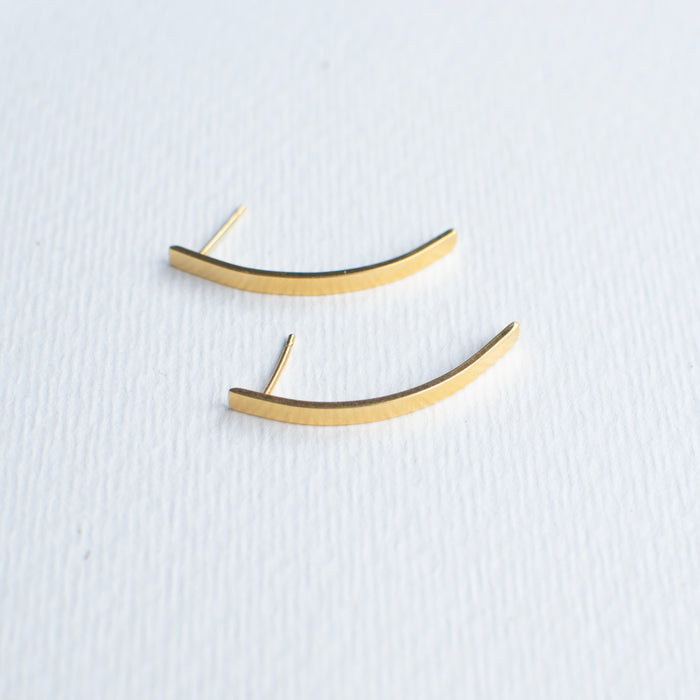 SALE26 - Happy Things - Trisk curved earstuds