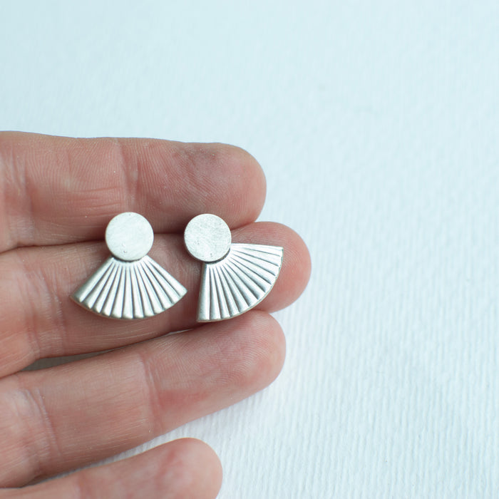 SALE26 - Frida - Fan earstuds