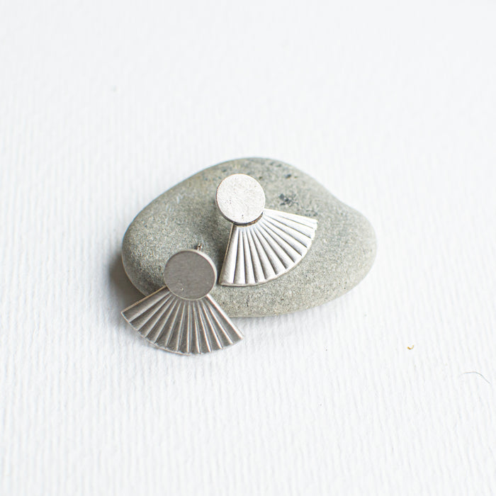 SALE26 - Frida - Fan earstuds