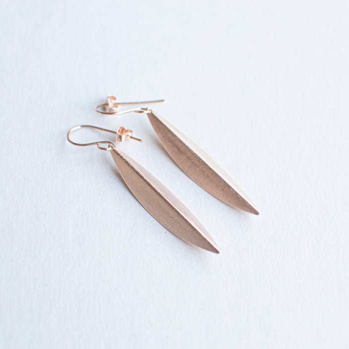 Frida -  Scarabee - long folded earhooks