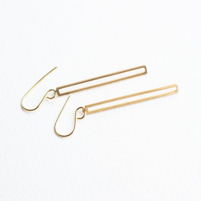 SALE26 - Straight earhooks